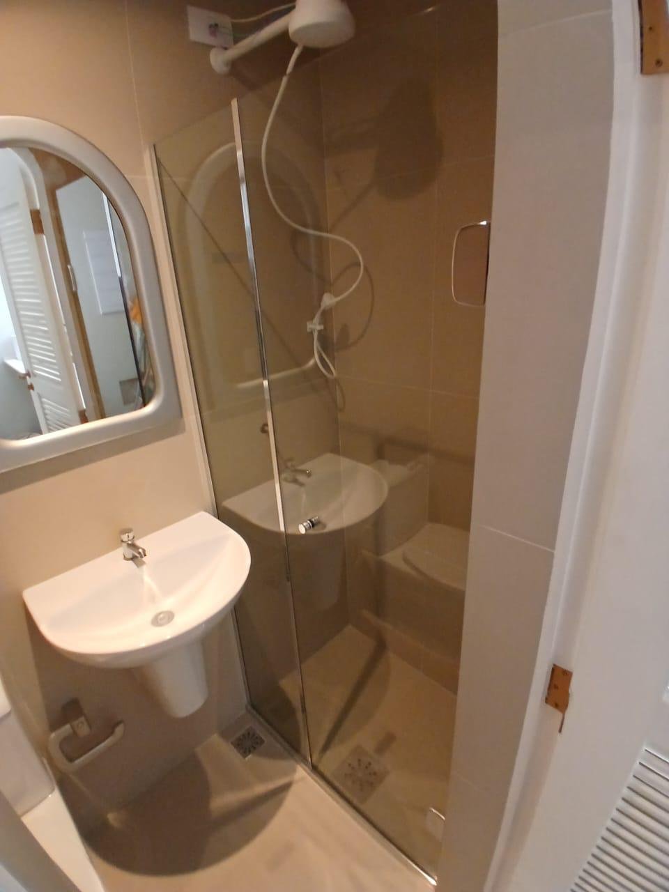 Box dourado porthole