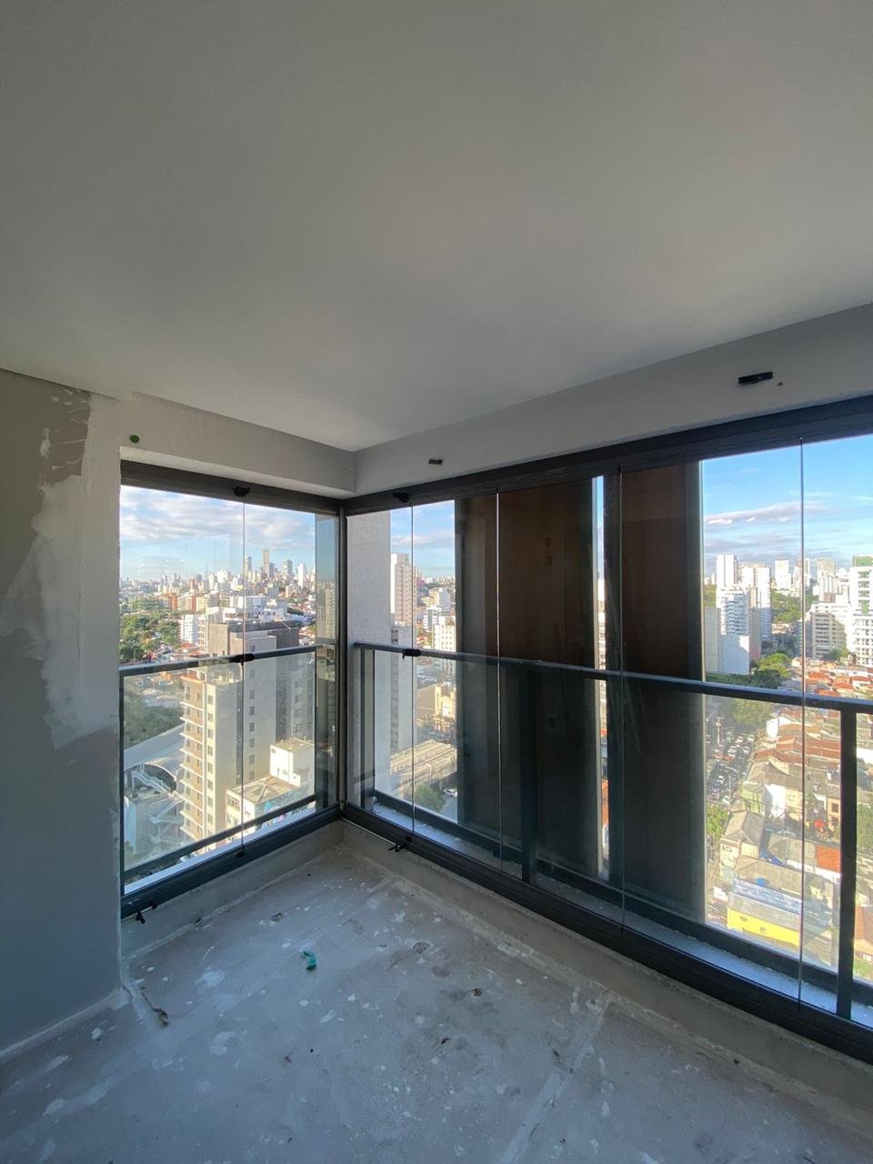 Varanda com vista da cidade